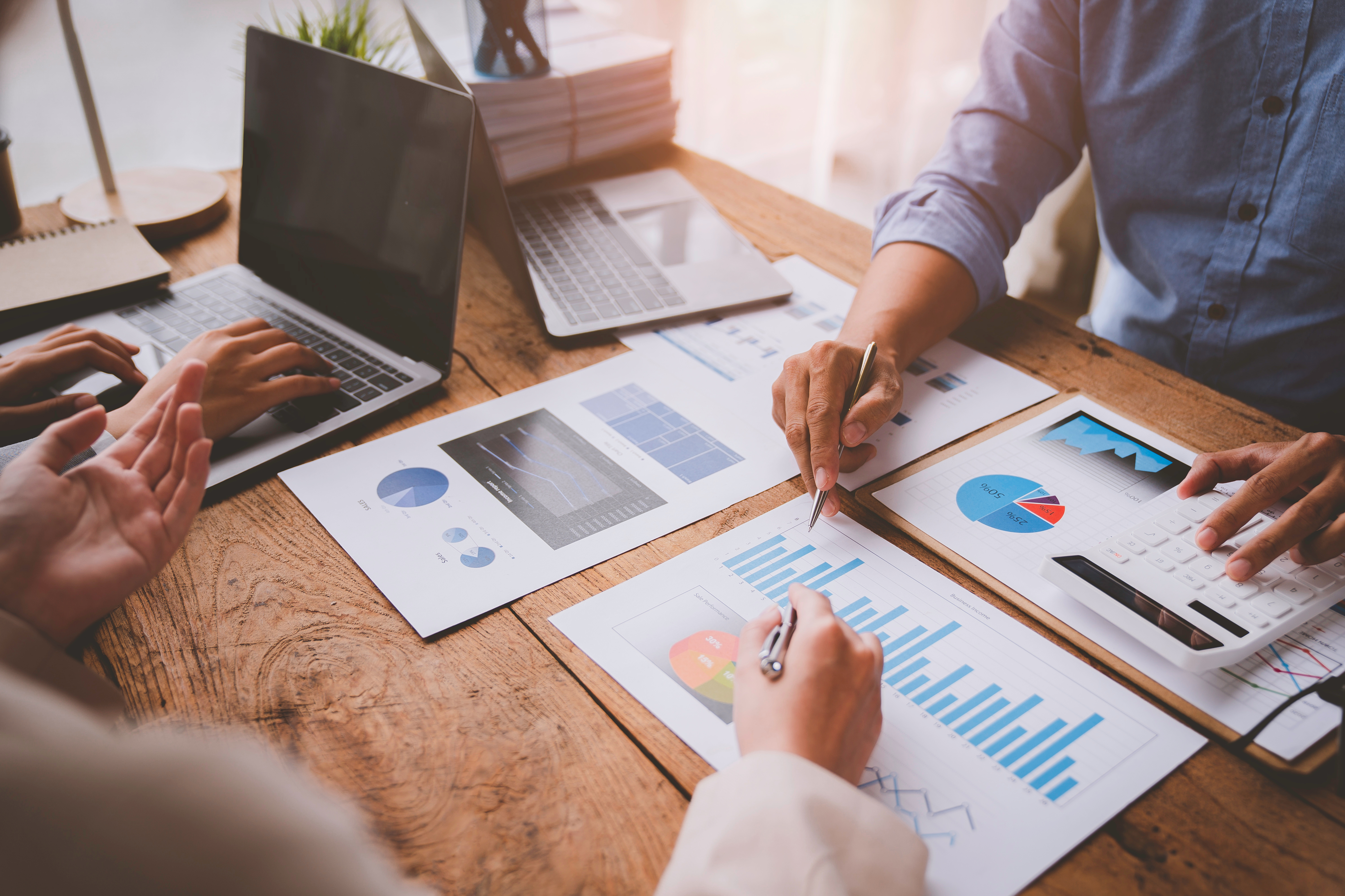 Close,Up,On,Hand,Of,Professional,Maintenance,Engineer,Touching,Industrial